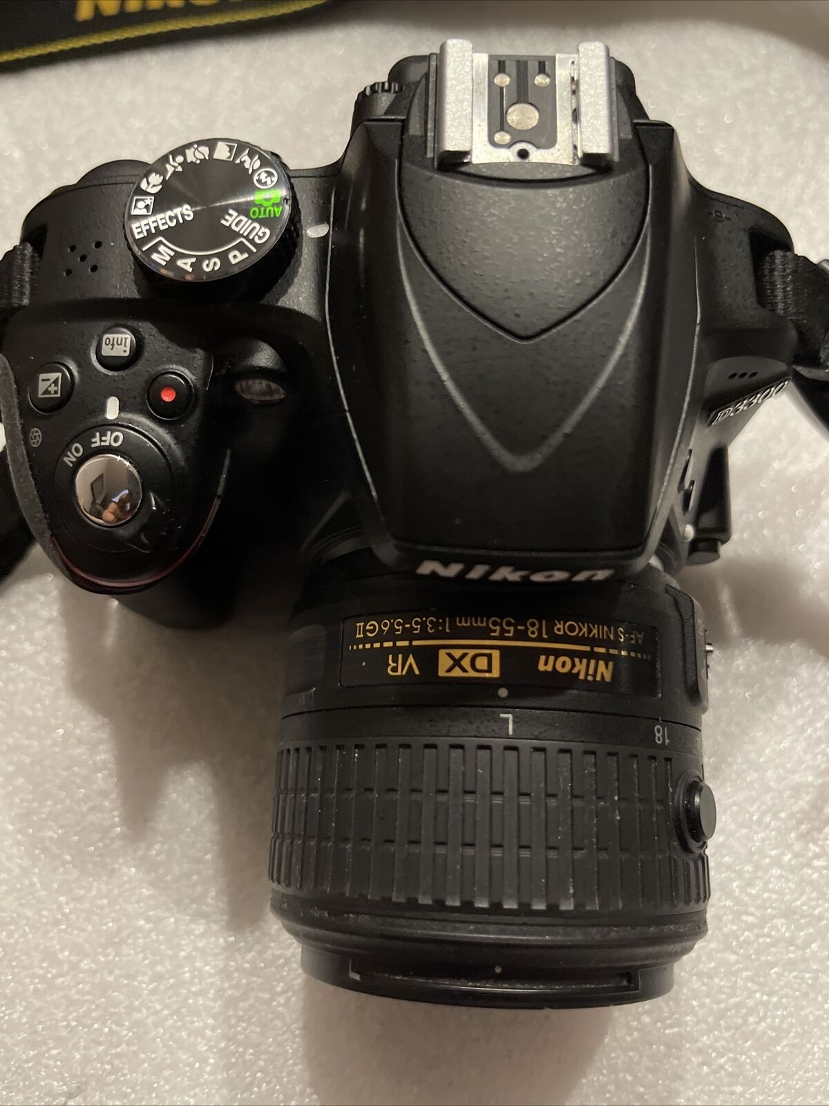 Nikon D3300 Digital SLR Camera Black Kit AF-S DX VR II 18-55mm Lens 32GB Used