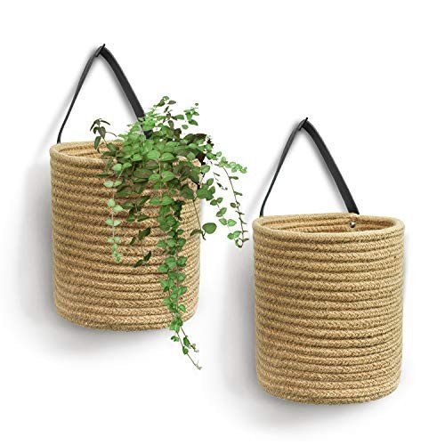 Hanging wall baskets