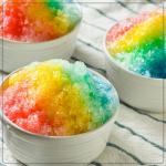 Nostalgia Snow Cone Shaved Retro Includes 1 Reusable Plastic Cup and Ice Molds, White, Green