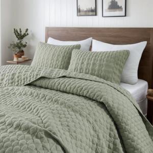WDCOZY Sage Green Quit Twin Size Bedding Sets with Pillow Sham, Lightweight Soft Bedspread Coverlet, Quilted Blanket Thin Comforter Bed Cover, All Season Spring Summer, 2 Pieces, 68x90 inches