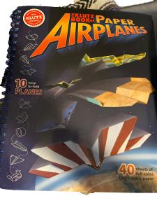 The Klutz Book of Paper Airplanes (Klutz Activity Kit)