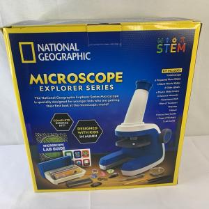 National Geographic Microscope for Kids - Science Kit with an Easy-to-Use Kids Microscope, Up to 400x Zoom, Blank and Prepared Slides, Gifts for 6 7 8 9 & 10, STEM Project Toy (Amazon Exclusive)
