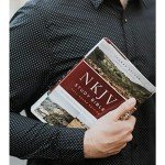 NKJV Study Bible, Hardcover, Burgundy, Full-Color, Comfort Print: The Complete Resource for Studying God’s Word