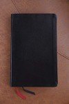NIV, Thinline Bible, Bonded Leather, Black, Red Letter, Comfort Print