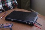 NIV, Thinline Bible, Bonded Leather, Black, Red Letter, Comfort Print