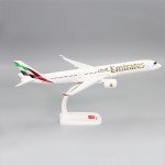 2025 New 1/200 Scale A350-900 UAE Emirates Airline Aircraft  Assembly Plane Model Airplanes Toy Collection Display With Base
