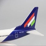 1/200 Scale B737-800 Malév MALEV Airline Aircraft Model Plastic ABS Assembly Plane Model Adult Boys Collectible Decorative Gift