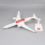 2025 New 1/200 Scale A350-900 UAE Emirates Airline Aircraft  Assembly Plane Model Airplanes Toy Collection Display With Base