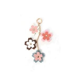 Yzikema Leather Flower Pendant Decorative Keyring, Boho Accessories Cute Keychains for Women Wallet Bag Pendant Charms (pink)