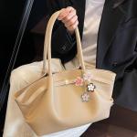 Yzikema Leather Flower Pendant Decorative Keyring, Boho Accessories Cute Keychains for Women Wallet Bag Pendant Charms (pink)
