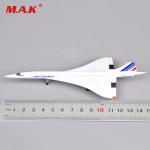 1:400 Scale Airplanes France 1976-2003 White Mini Diecast Metal Aircraft Model for Children Gift Kids Air plane Toys Concorde