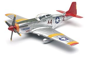 New Ray World War II Replica Fighter Air Planes ClassicAircraft P-51D Red Tails 1:48