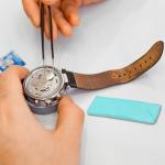Watch Cleaning Putty, Rubber Watchmaking Movement Dirt Grease Removal Clay Bar Parts Dry Universal Repairing Dust Wristwatch Cleaner Mud for Wheel Pivot Plates Bridges Dials Cleaning Repair Tool