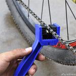 Motorcycle Chain Brush – Durable Plastic Motorcycle Chain Cleaning Kit with Brush and Three-Sided Nylon Bristles for Fast and Effective Maintenance – Supports Smooth Pedaling and Precise Gear Shifting