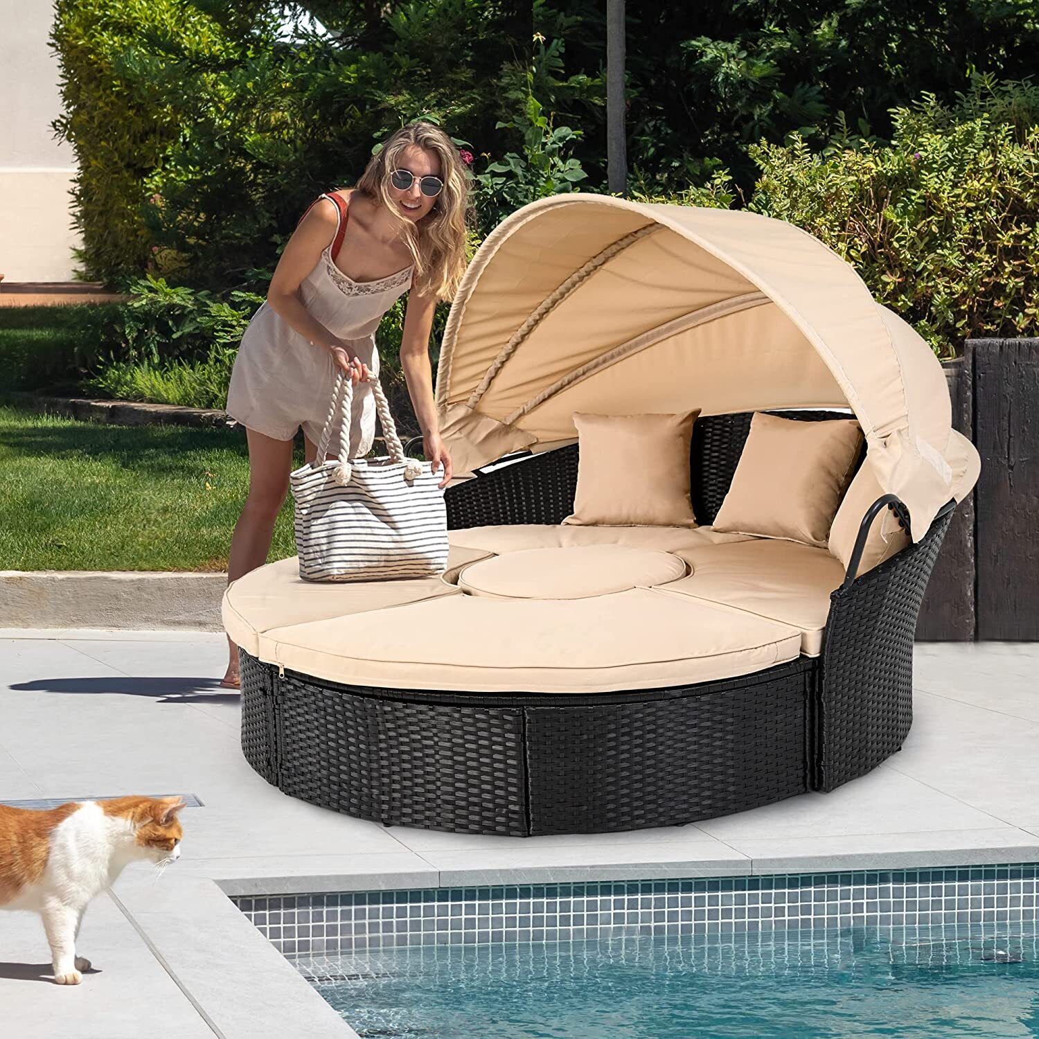 Rattan Wicker Round Outdoor Patio Daybed with Canopy