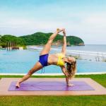 Liforme Travel Yoga Mat with Yoga Bag - Purple