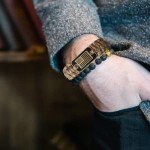 VAYOBOO Tactical Survival Bracelet with USA Flag