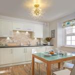 Modern Gold Crystal Chandeliers for Any Room