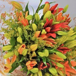 Luxury Asiatic Lily Bouquet with Personalized Card