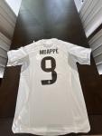 Real Madrid 25/26 Home Kit - Mbappé Large