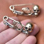 Gothic Skull Pin Brooch - Halloween Accessory