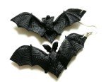 Spooky Black Bat Earrings for Halloween Vibes