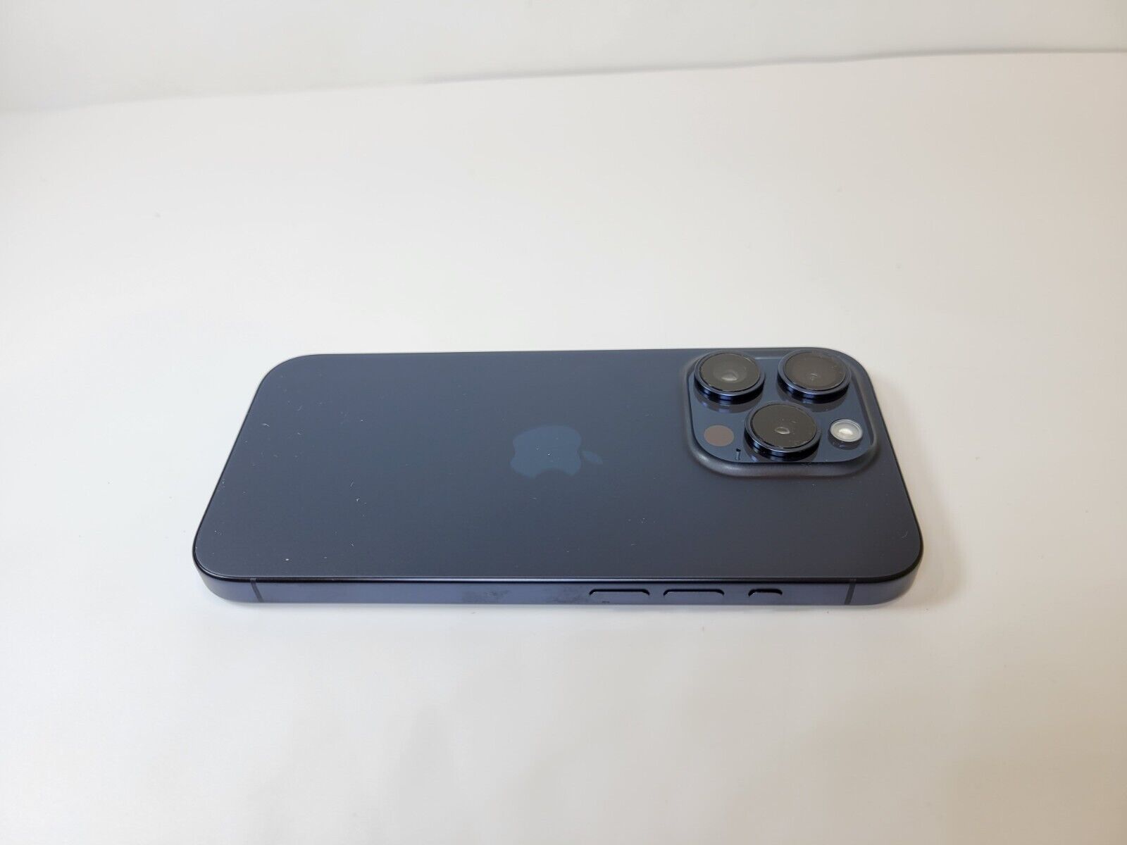 Apple iPhone 15 Pro 128GB Unlocked E-SIM