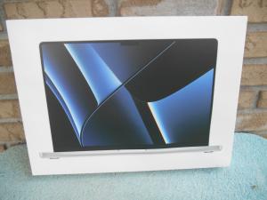Apple MacBook Pro 16.2" M2 Pro - Silver