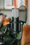 512 Audio by Warm Audio Skylight Large Diaphragm Studio Condenser XLR Microphone + Shock Mount + Bag for Recording and Podcasting