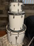 Ludwig Neusonic White 3-Piece Drum Set