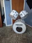 Remo Quadura White Drum Set - Check Details