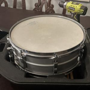 Ludwig Acrolite 14" Lightweight Silver Snare Drum