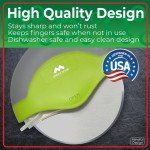 Mindful Design Pizza Cutter Wheel with Protective Blade Cover, Easy to Clean and Dishwasher Safe Ergonomic Pizza Slicer (Green)