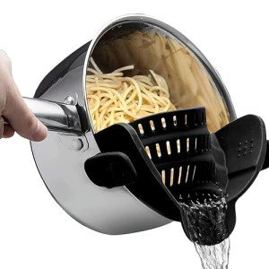 ZHIGECARY Kitchen Gadgets - Foldable Spoon - Clamp Filter Suitable For Pots And Pans, Cool Kitchen Gadgets - Sleek Black Silicone Colander - Easy To Use, Space-Saving Design.（Black）