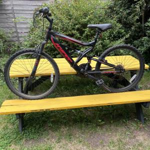 Hyper Bicycle Men's 26" Shocker Mountain Bike, Black