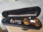 ADM 4/4 Full Size Violin Beginner Set