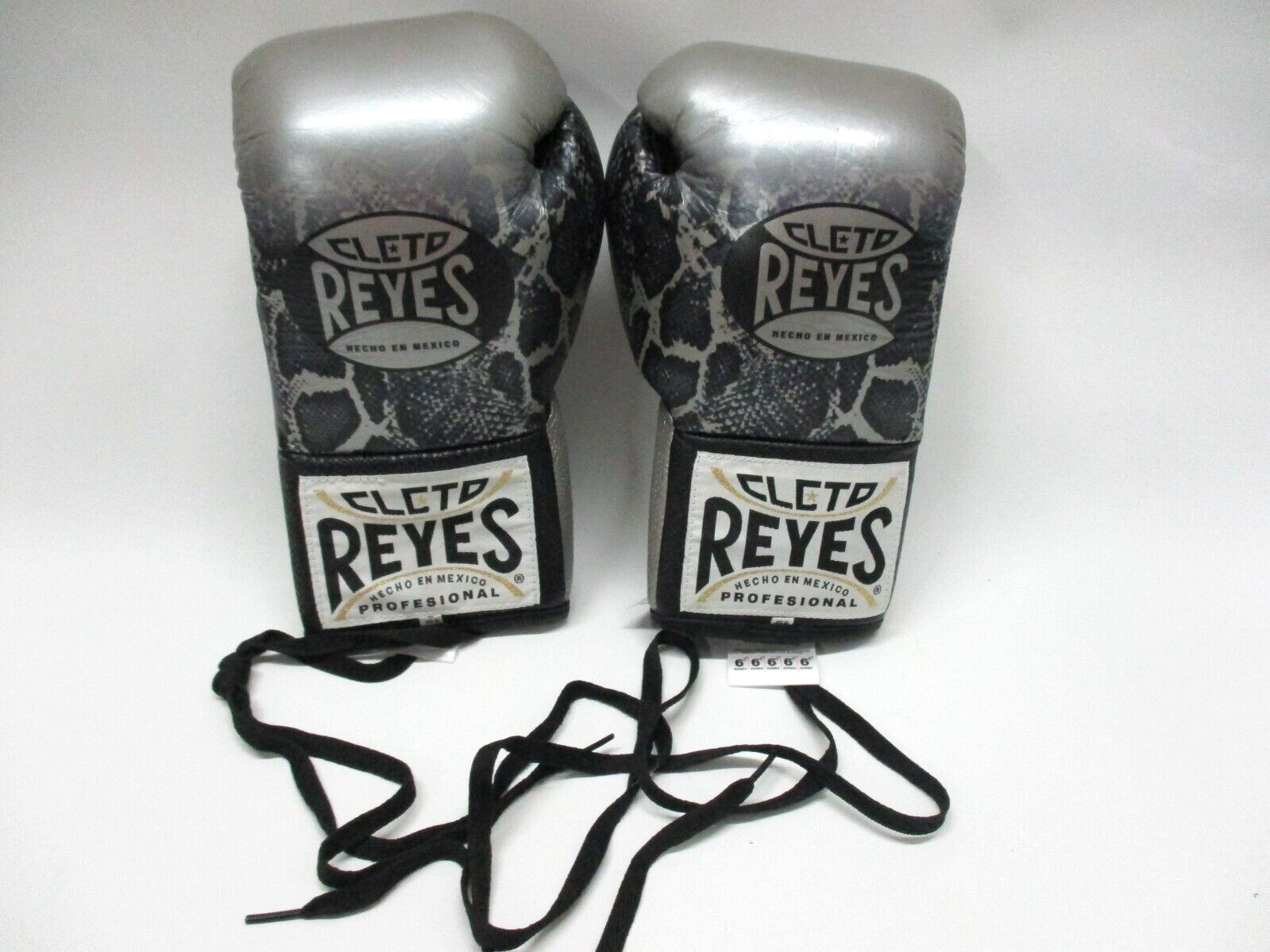 Cleto Reyes Steel Snake Boxing Gloves - 8oz