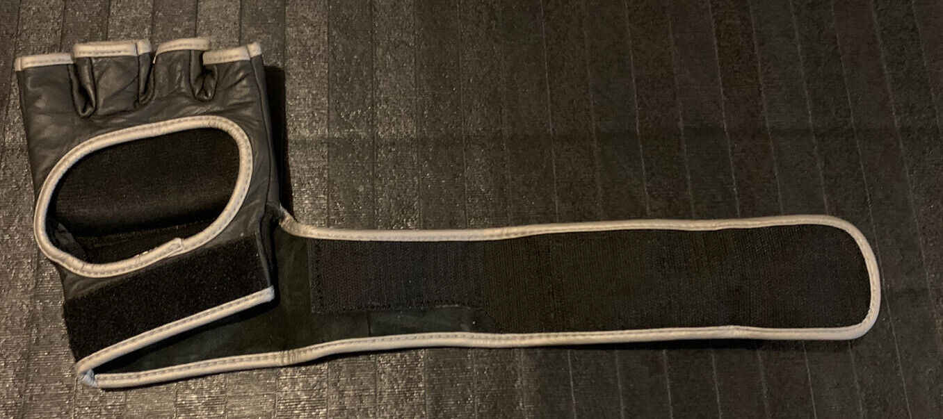 Black Competition Pro Style MMA Gloves