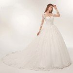 Elegant Lace Applique Ball Gown Wedding Dress 2025