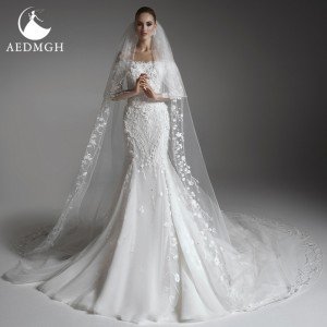 Elegant Mermaid Wedding Dress with Detachable Train