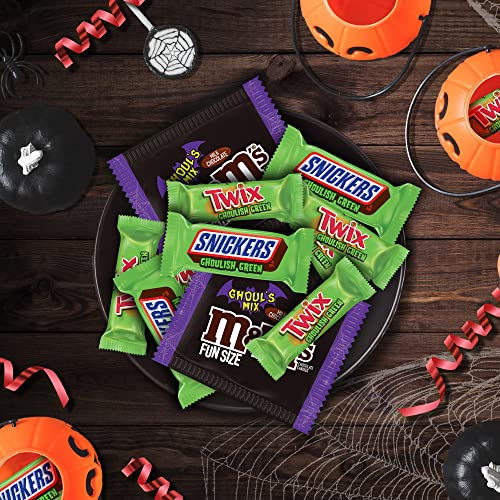 MARS Chocolate M&M'S, SNICKERS & TWIX Ghoulish Green Halloween Chocolate Candy Variety Pack, 26.82 oz, 50 Piece Bag