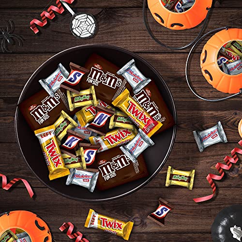 SNICKERS, M&M'S, TWIX, MILKY WAY & 3 MUSKETEERS Mixed Chocolate Bulk Halloween Candy - 77.63oz/250 Pieces