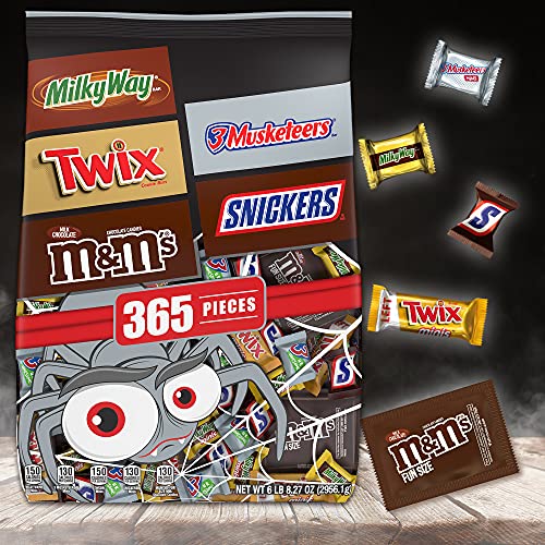 M&M'S, SNICKERS, TWIX, MILKY WAY & 3 MUSKETEERS Bulk Halloween Candy Assortment - 104.27oz/365ct