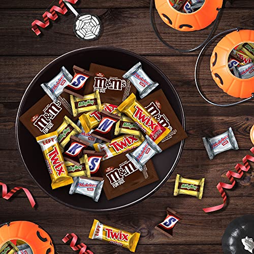 M&M'S, SNICKERS, TWIX, MILKY WAY & 3 MUSKETEERS Bulk Halloween Candy Assortment - 104.27oz/365ct