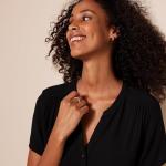 Amazon Essentials Women's Relaxed Short-Sleeve Blouse, Black