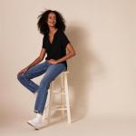 Amazon Essentials Women's Relaxed Short-Sleeve Blouse, Black