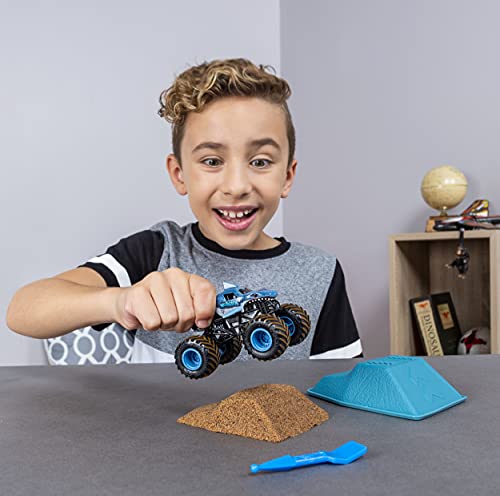 Monster Jam Megalodon Monster Dirt Starter Set, Featuring 8 Ounces of Monster Dirt & Monster Truck