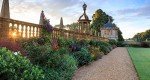 National Trust Gardens: A Inspiring Guide to Nature
