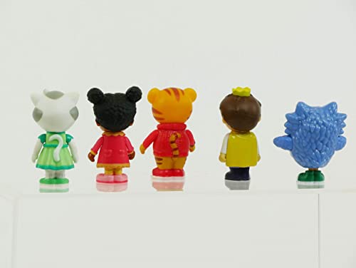 Daniel Tiger's Neighborhood Friends & Family Figure Set (10 Pack) Includes: Daniel, Friends, Dad & Mom Tiger, Tigey & Exclusive Figure Pandy