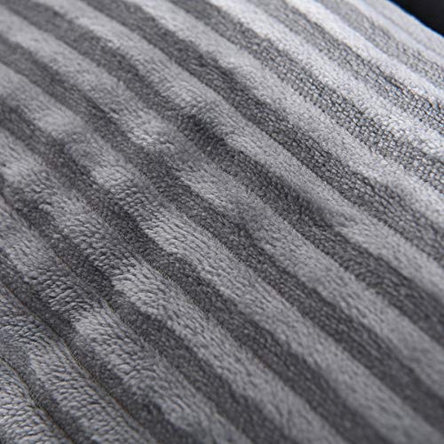 AmazonBasics Round Self Warming Pet Bed For Cat or Dog, 18 x 8 Inches